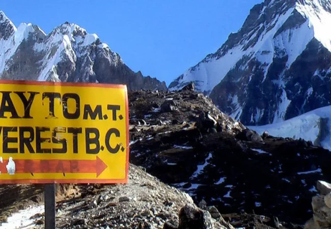 Everest Base Camp Chola Pass Gokyo Trek